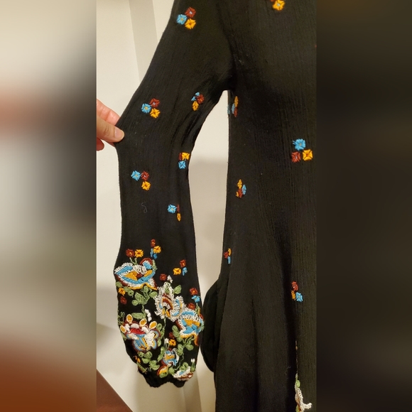 Free People Women's Black Long Sleeve, V Neck,  Embroidery Dress Size S. - Picture 6 of 7